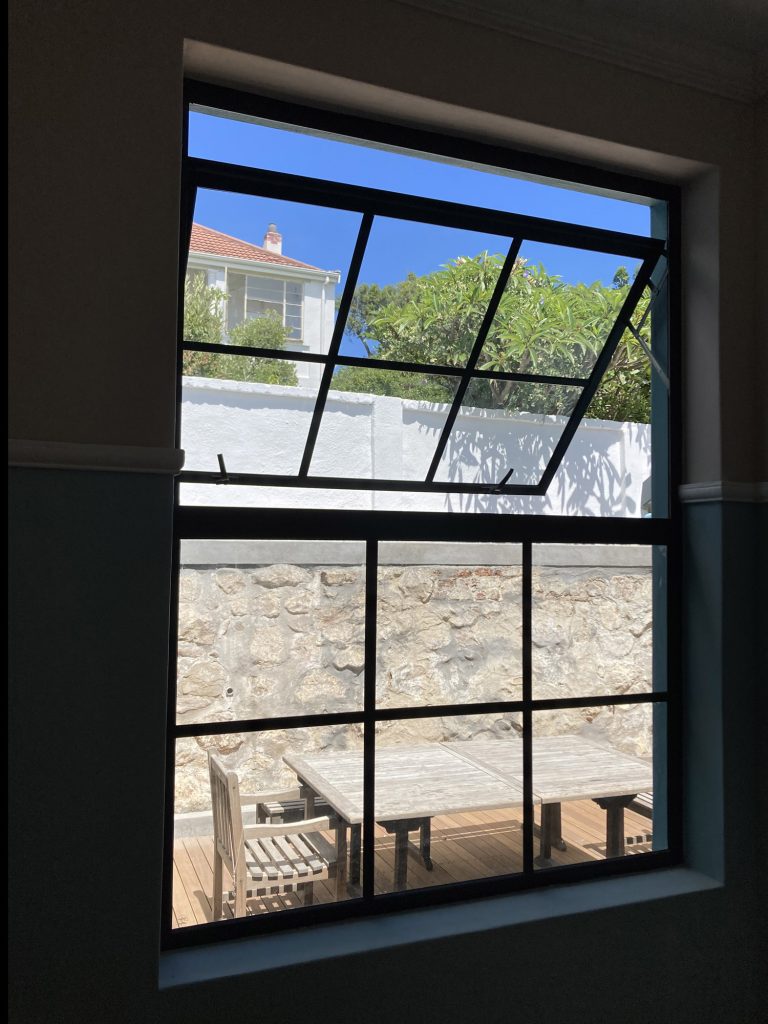 Top Hunf Window Top Hung - Glassmen Retreat